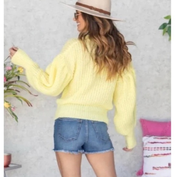 ZaraChunky Pale Yellow Women's Sweater C-4 - Picture 2 of 9